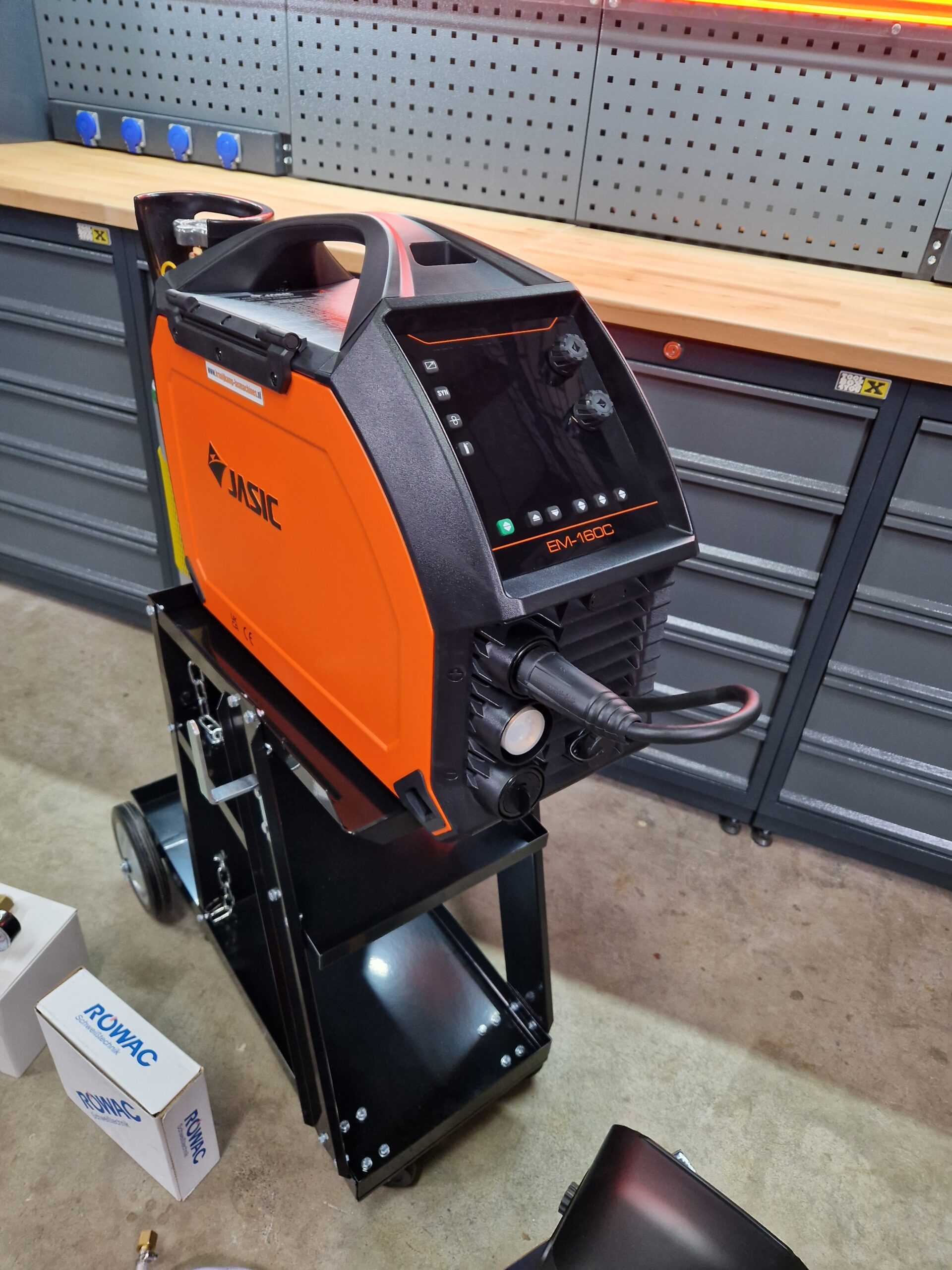 Compleet pakket!! MIG Lasinverter Jasic Evo 230v Mig 160 PFC (laswagen klein)