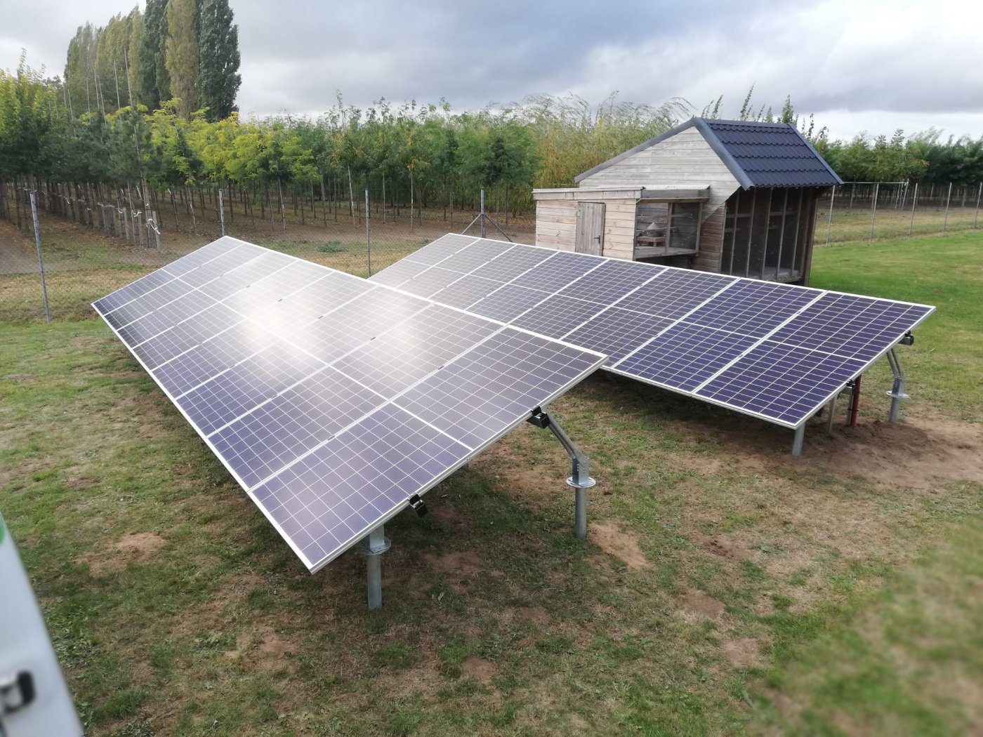 Zonnepanelen op de grond monteren