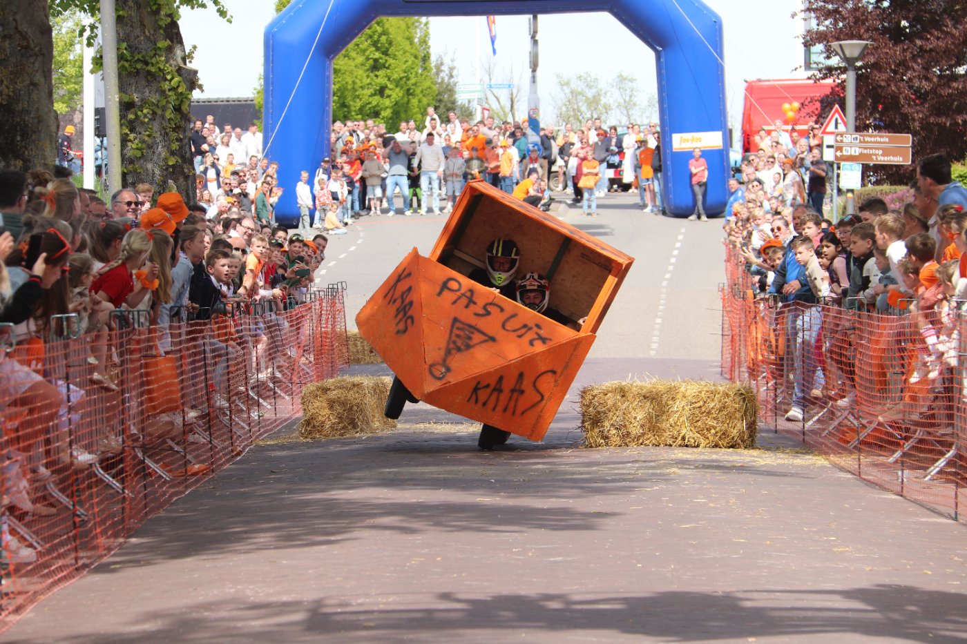 Spectaculaire zeepkistenrace Opheusden