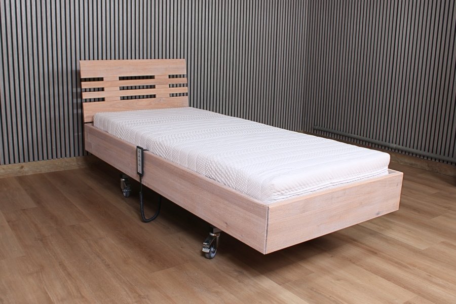 Hoog-laag bed qqq1119 Splinternieuw Forest 90 x 210 Zorg-verpleeg bed in massief eikenhout SNEL LEVERBAAR!