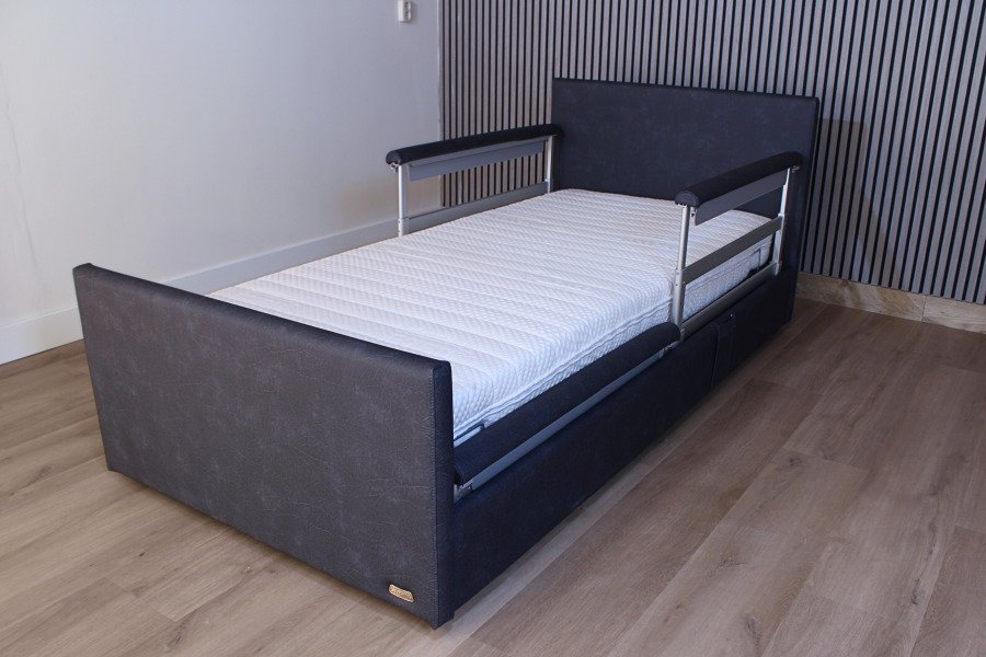 Hoog-laag bed qqq1164 Gereviseerde King Arthur SEN1 90 cm. breed 1 persoons zorg-verpleeg bed. OM SNEL IN HUIS TE HEBBEN. Extra voordelig!
