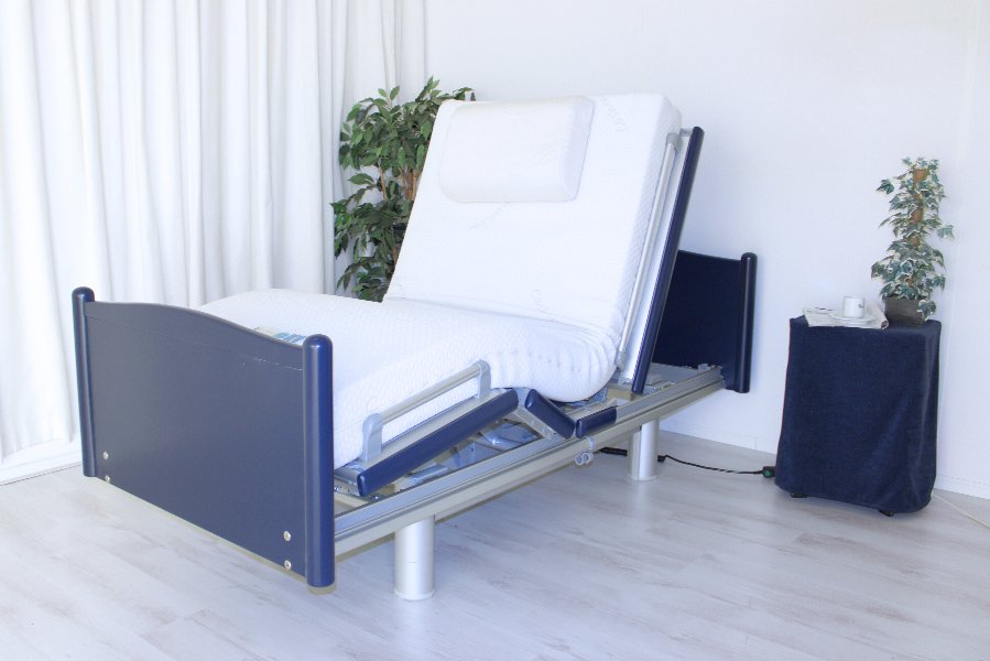 Hoog-laag bed qqq1163 Belletto 3080 S 90 x 200. Geheel gereviseerd en dus 1 jaar volledige garantie