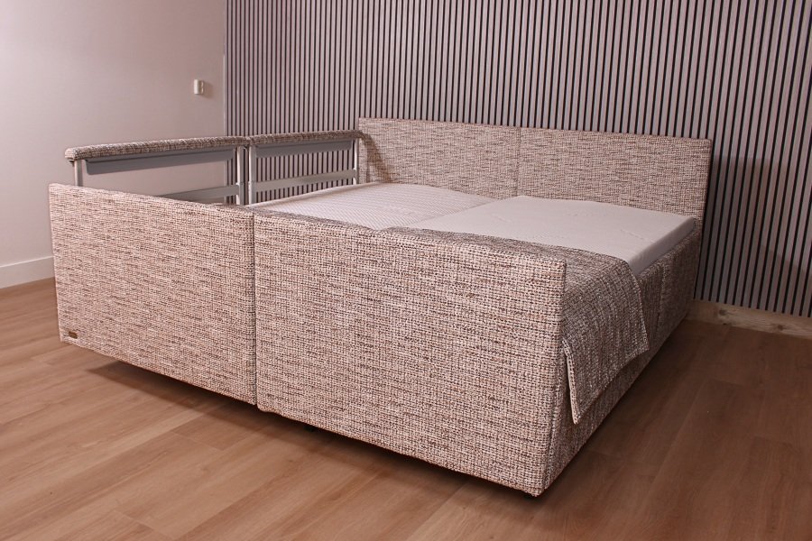 Hoog-laag bed qqq1167 Hagelnieuwe Ridder Lancelot, 180 cm. breed linkerzijde zorg-verpleeg bed. DIRECT LEVERBAAR! Nu met extra korting!