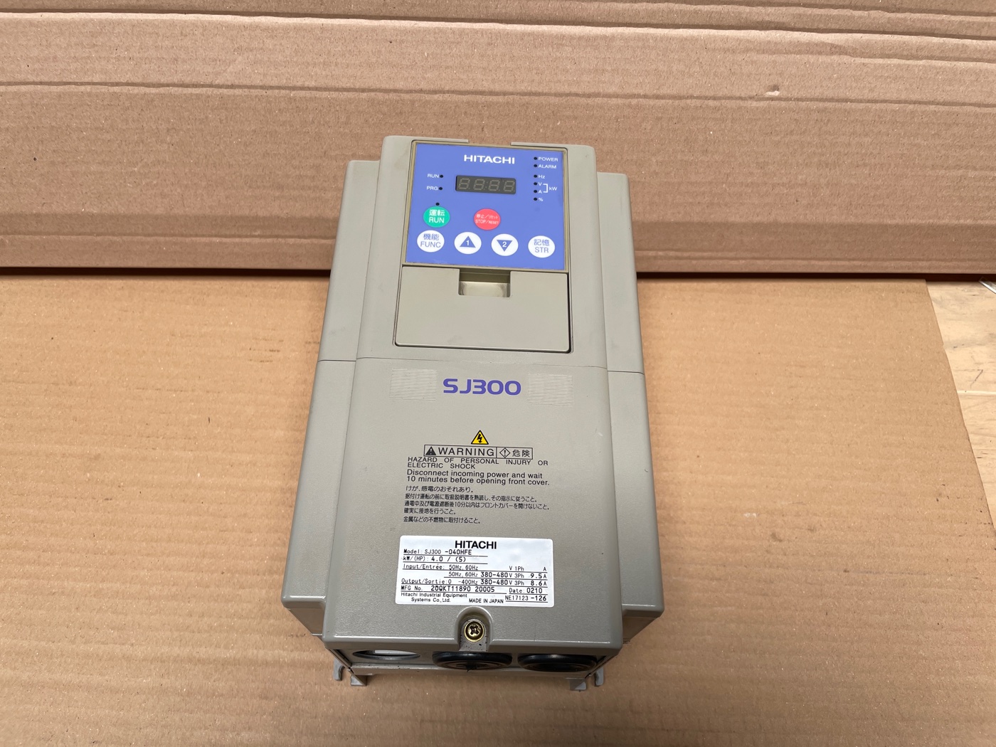 HITACHI  SJ300