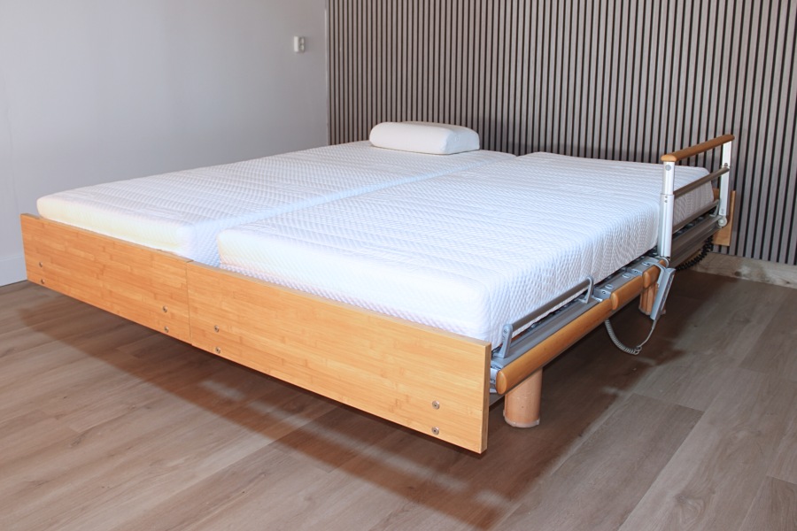 Hoog-laag bed qqq10521058 UNIEK Belletto 3080 NN TWEE PERSOONS 90 x 210 zorg-verpleeg bed van Völker