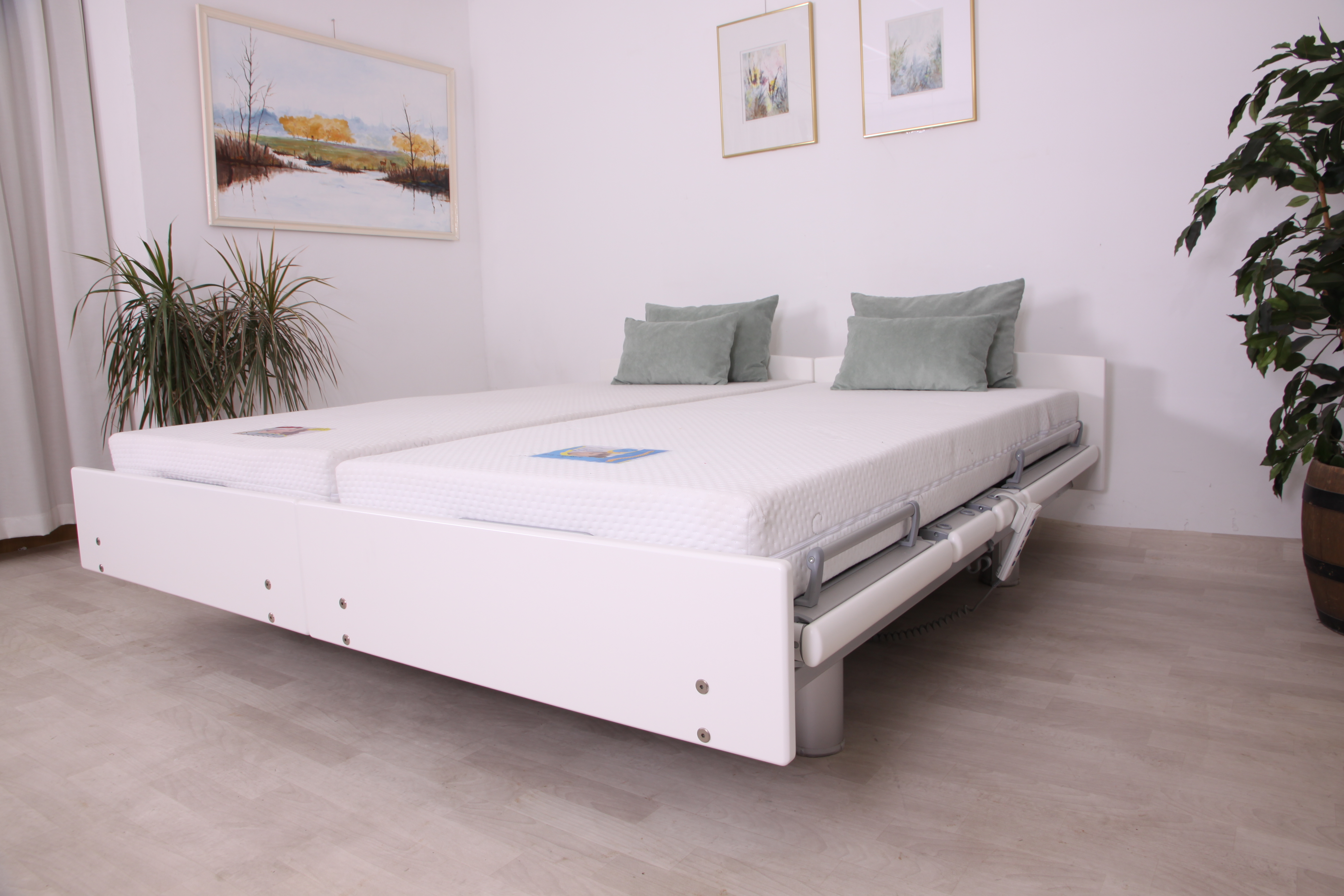 Hoog-laag bed qqq10621063 Belletto 3080 MAN Twee- persoons zorgbed uit voorraad. 2 x 90 x 200 Prachtig!